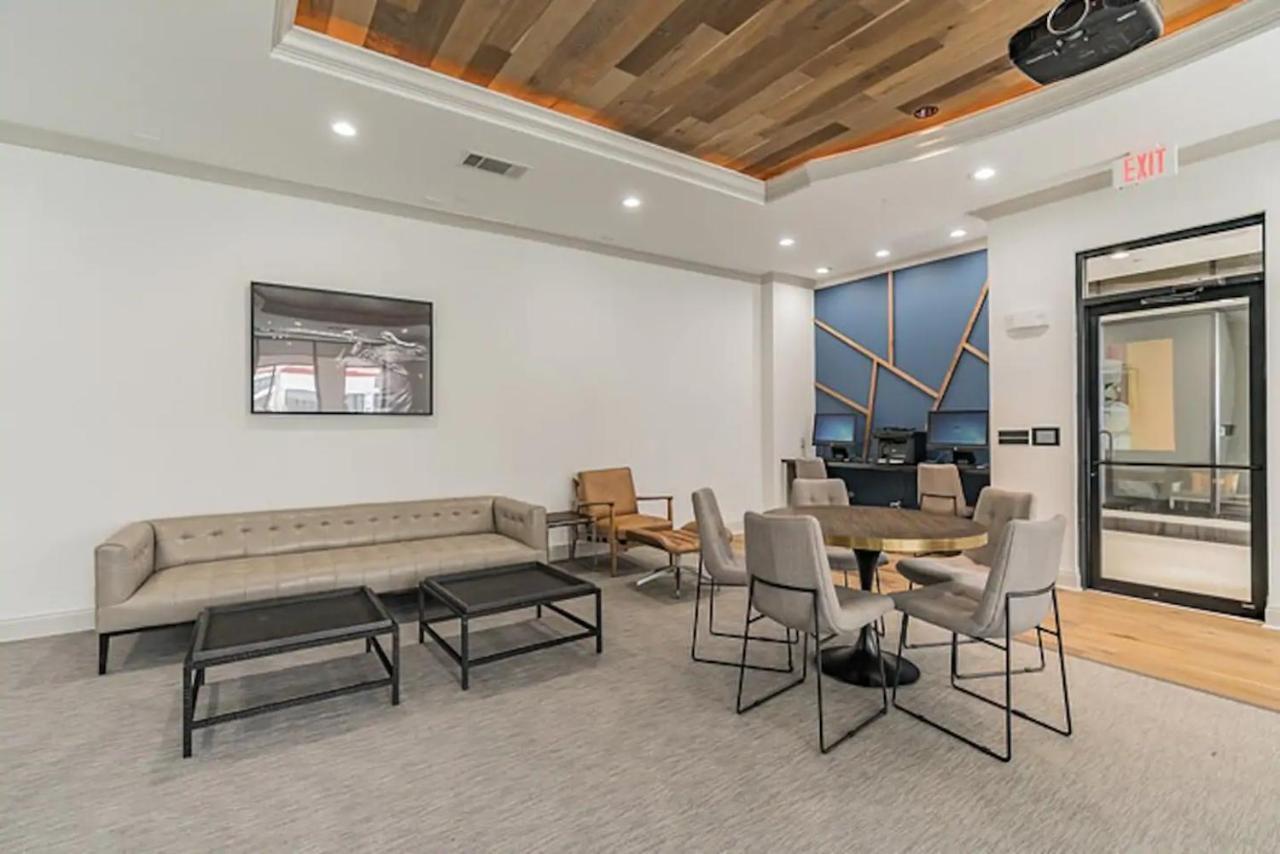 Spacious Flat + Gym + Pool Διαμέρισμα Χιούστον Εξωτερικό φωτογραφία